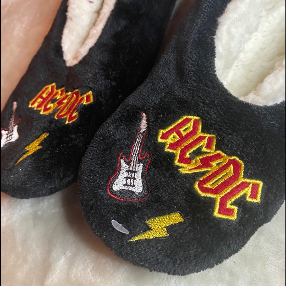 AC/DC Slippers - Picture 2 of 3